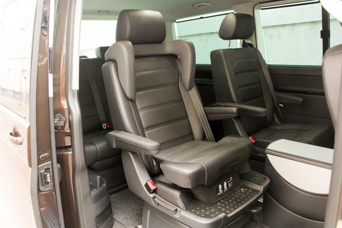 VOLKSWAGEN MULTIVAN