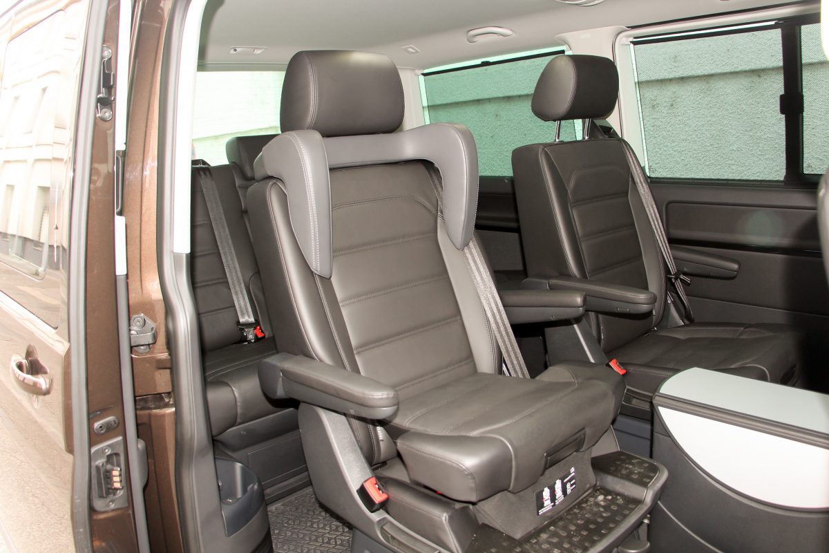 VOLKSWAGEN MULTIVAN