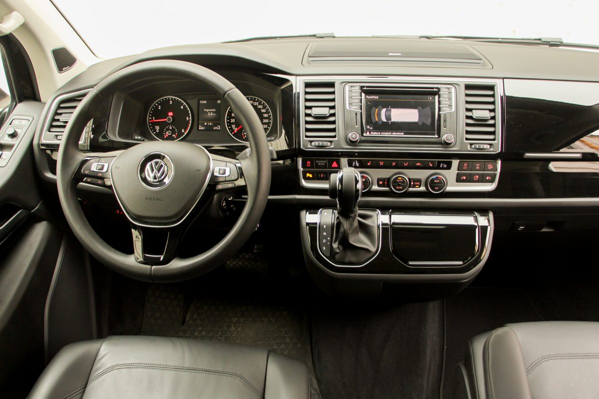 VOLKSWAGEN MULTIVAN