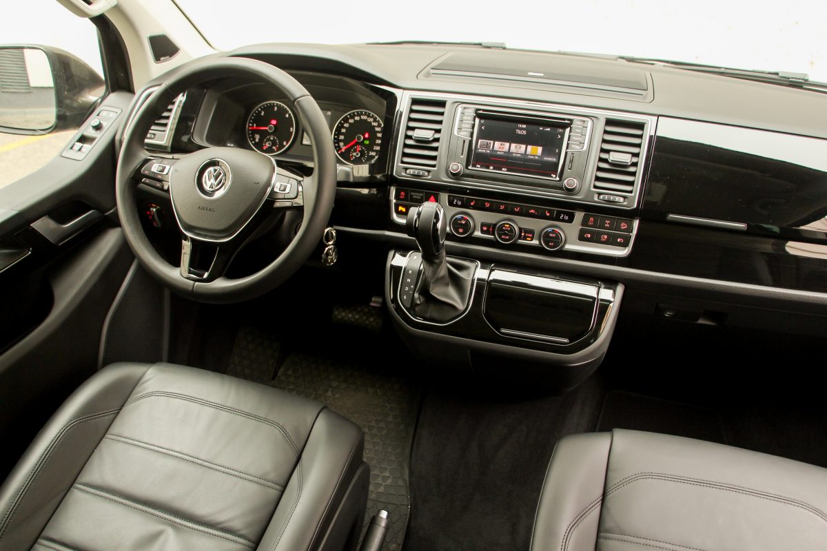 VOLKSWAGEN MULTIVAN