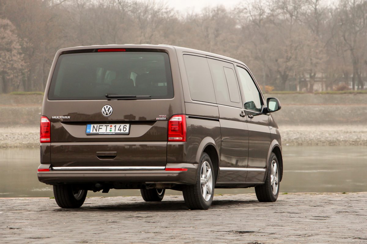 VOLKSWAGEN MULTIVAN