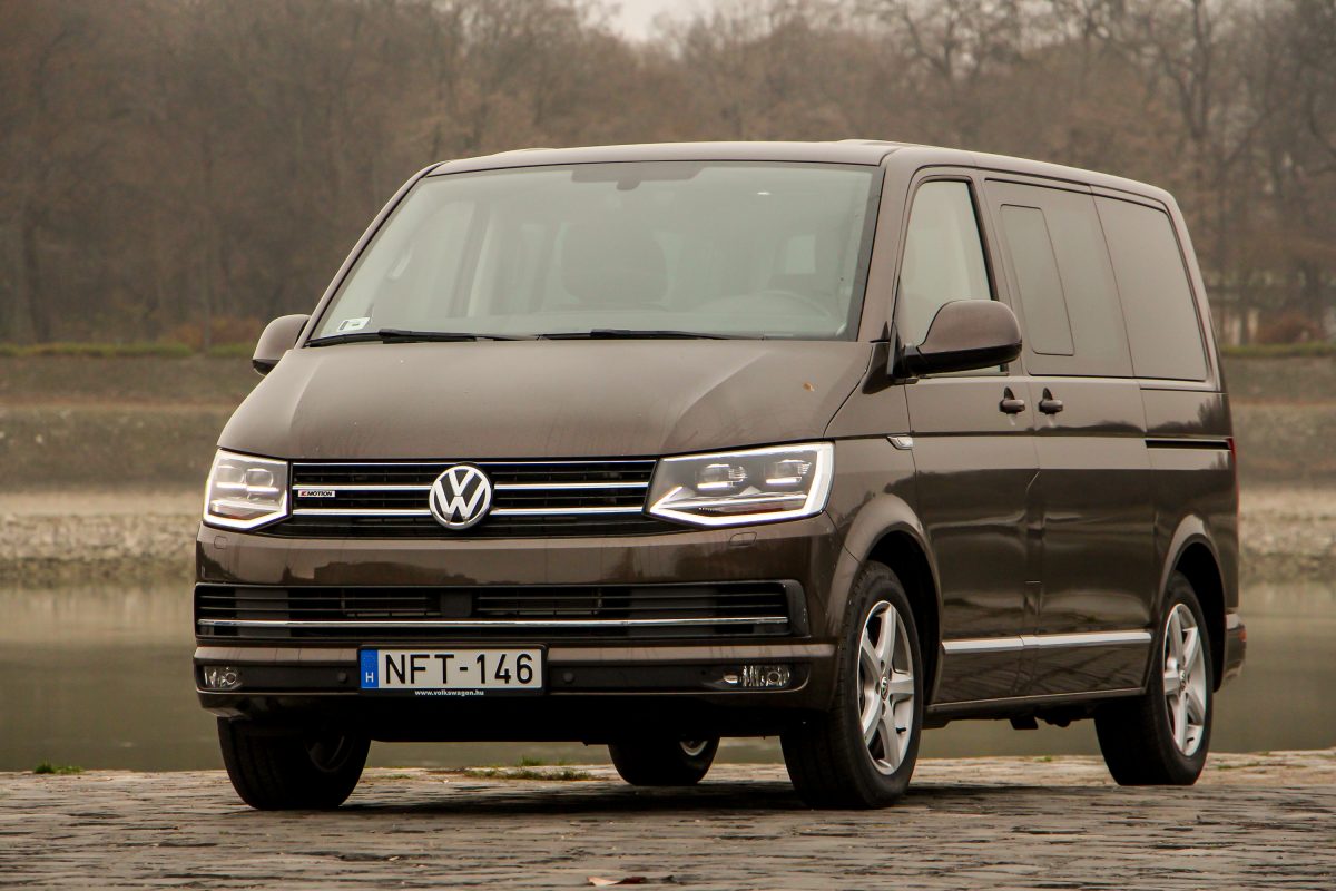VOLKSWAGEN MULTIVAN