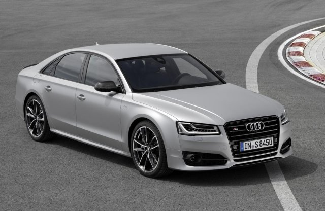 605 lóerős a legbikább Audi szedán, az S8 Plus