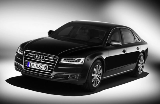 Páncélozott A8-ast mutatott be az Audi