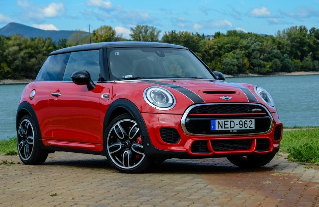 Hátba vág - MINI John Cooper Works teszt