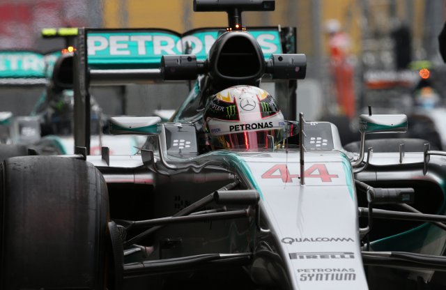 Duplázott Hamilton Szocsiban