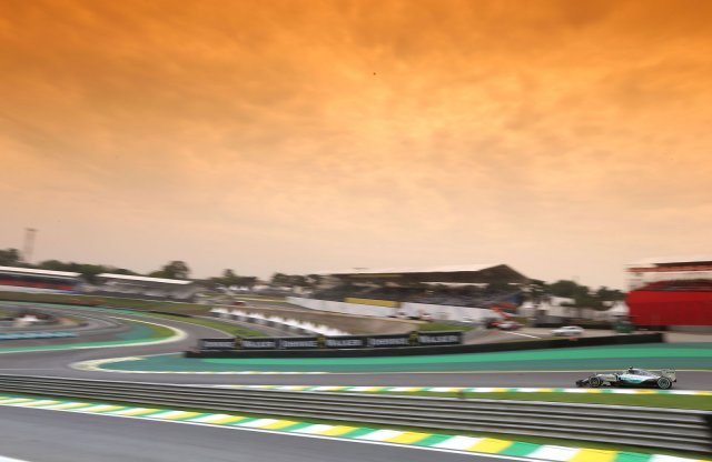 Forma-1, Brazil Nagydíj - Rosberg rajt-cél győzelmet aratott