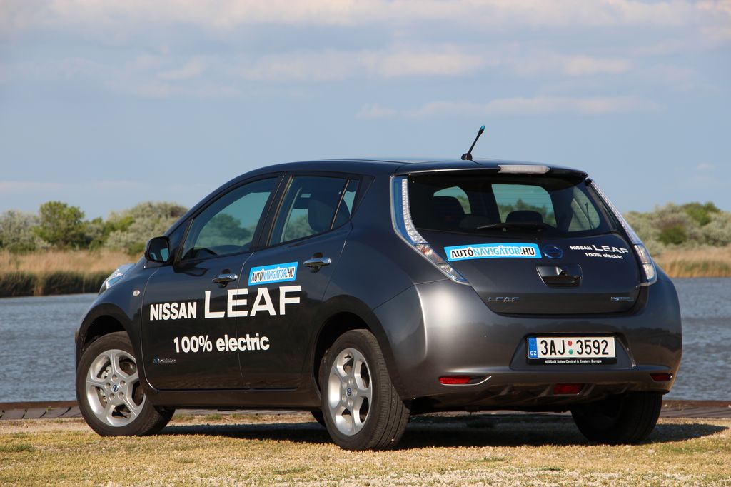 NISSAN LEAF