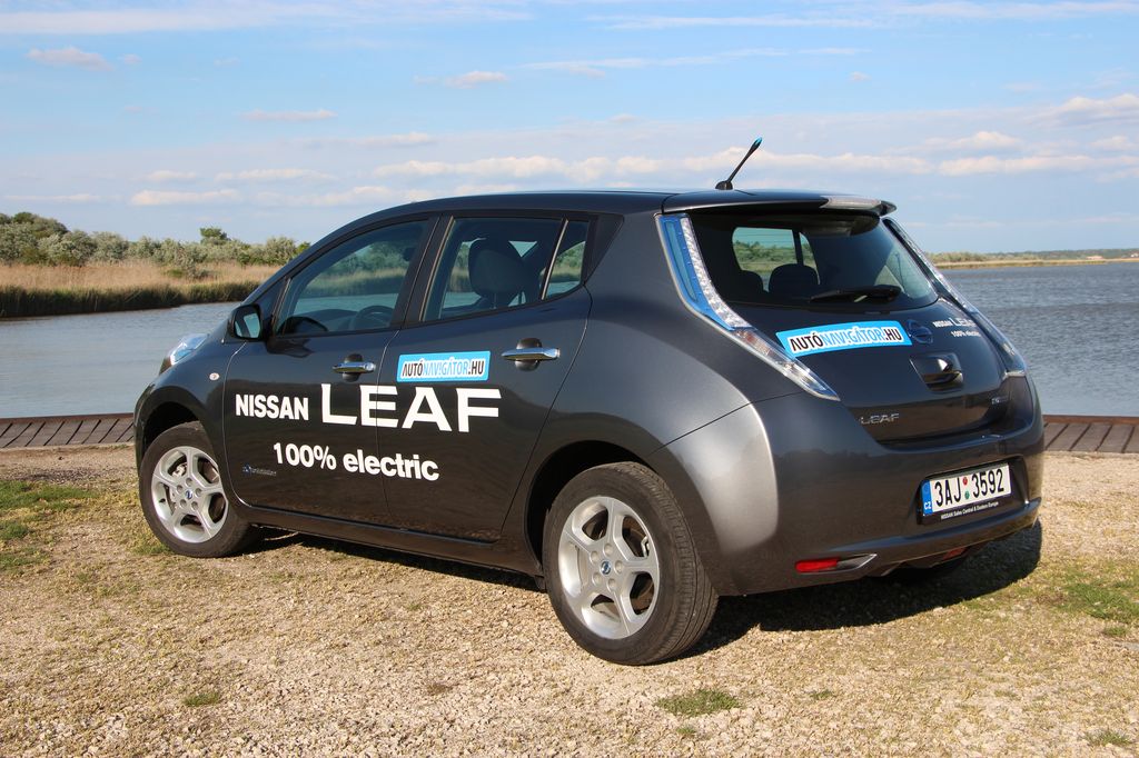 NISSAN LEAF