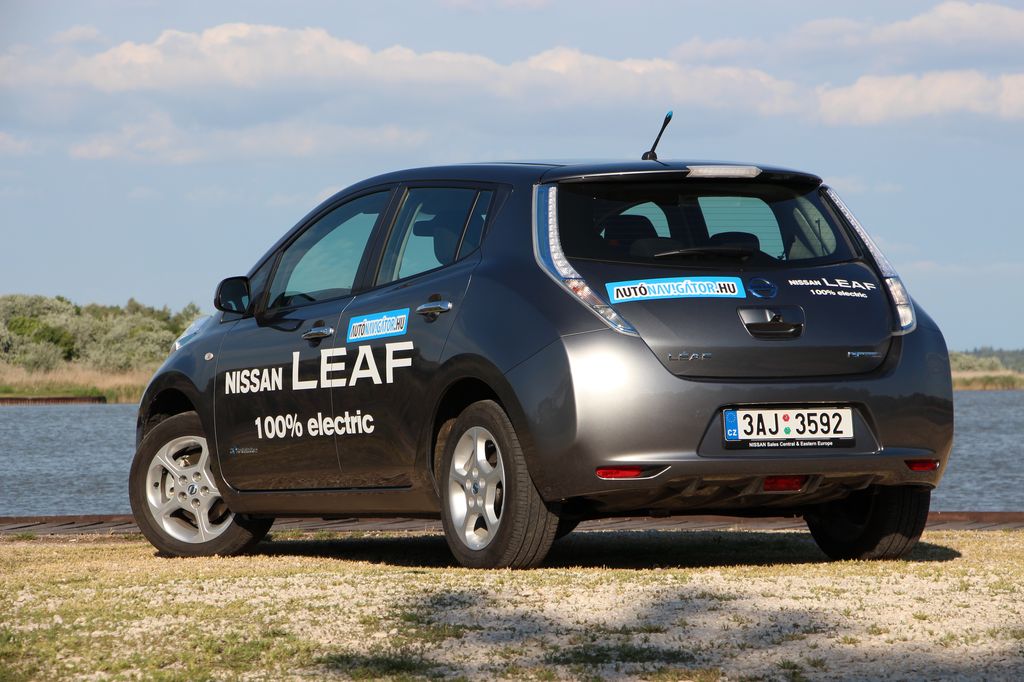 NISSAN LEAF