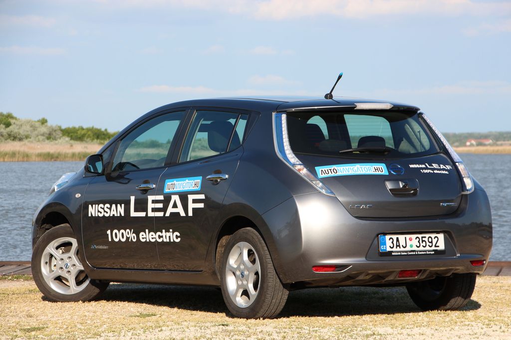 NISSAN LEAF