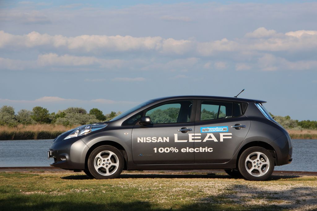 NISSAN LEAF