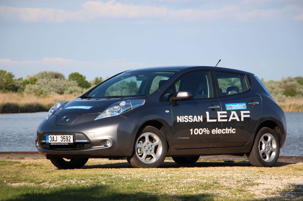 NISSAN LEAF