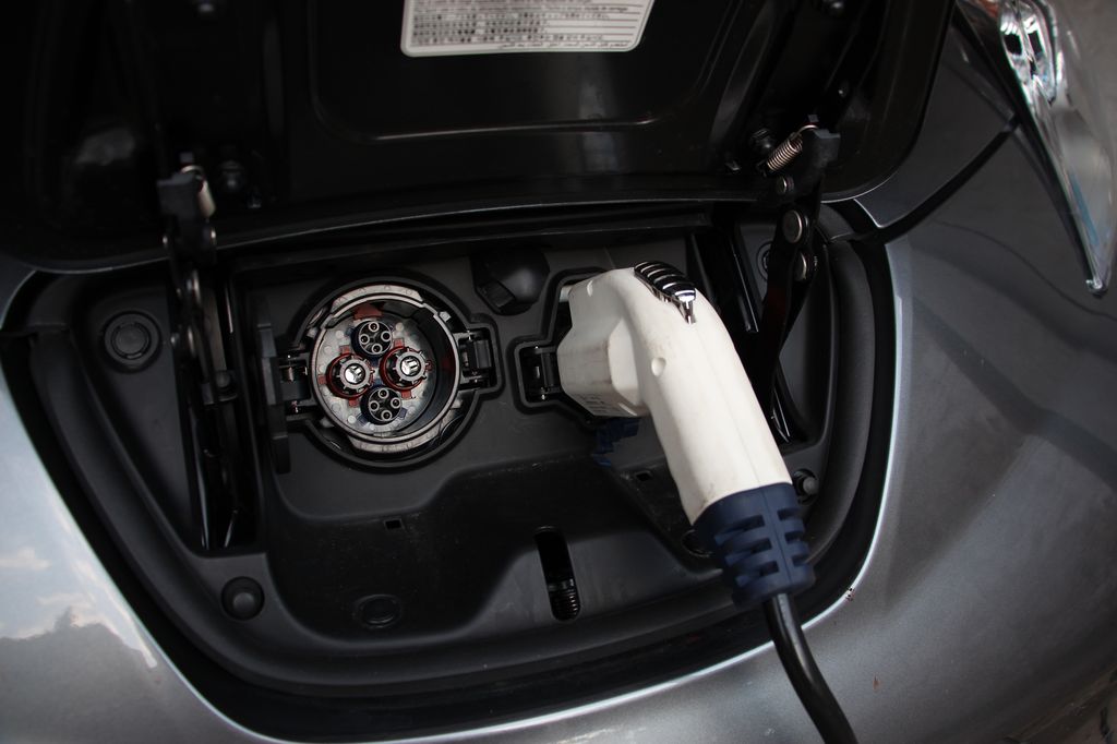 NISSAN LEAF