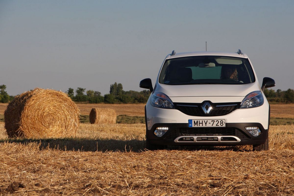 RENAULT