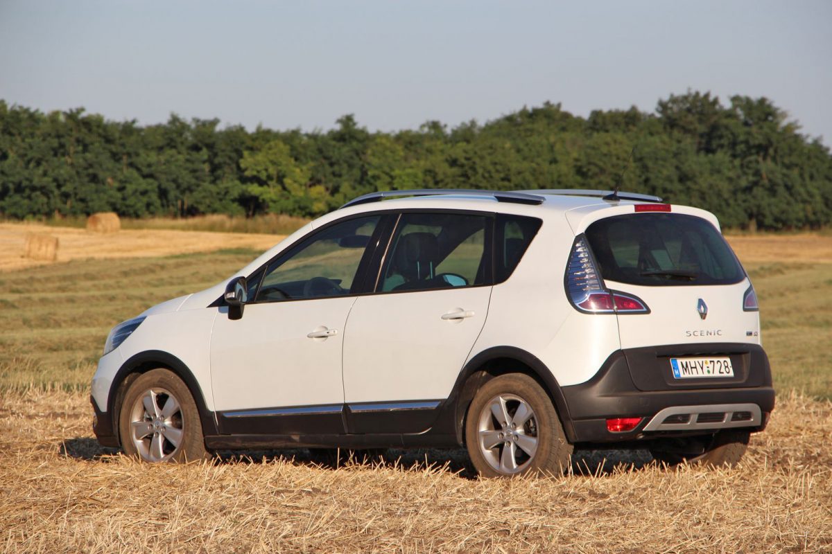 RENAULT