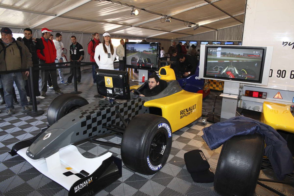 RENAULT