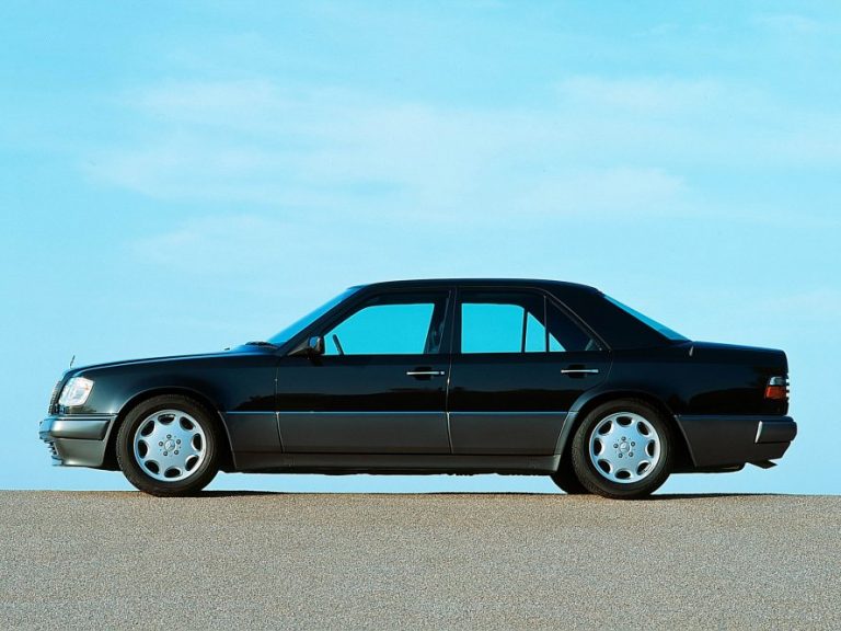 MERCEDES-BENZ E-OSZTÁLY