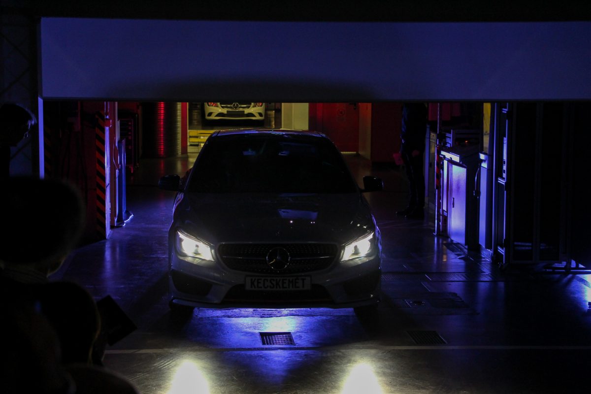 MERCEDES-BENZ