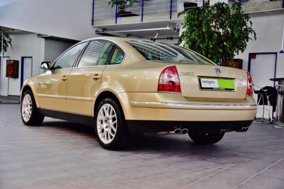 VOLKSWAGEN PASSAT
