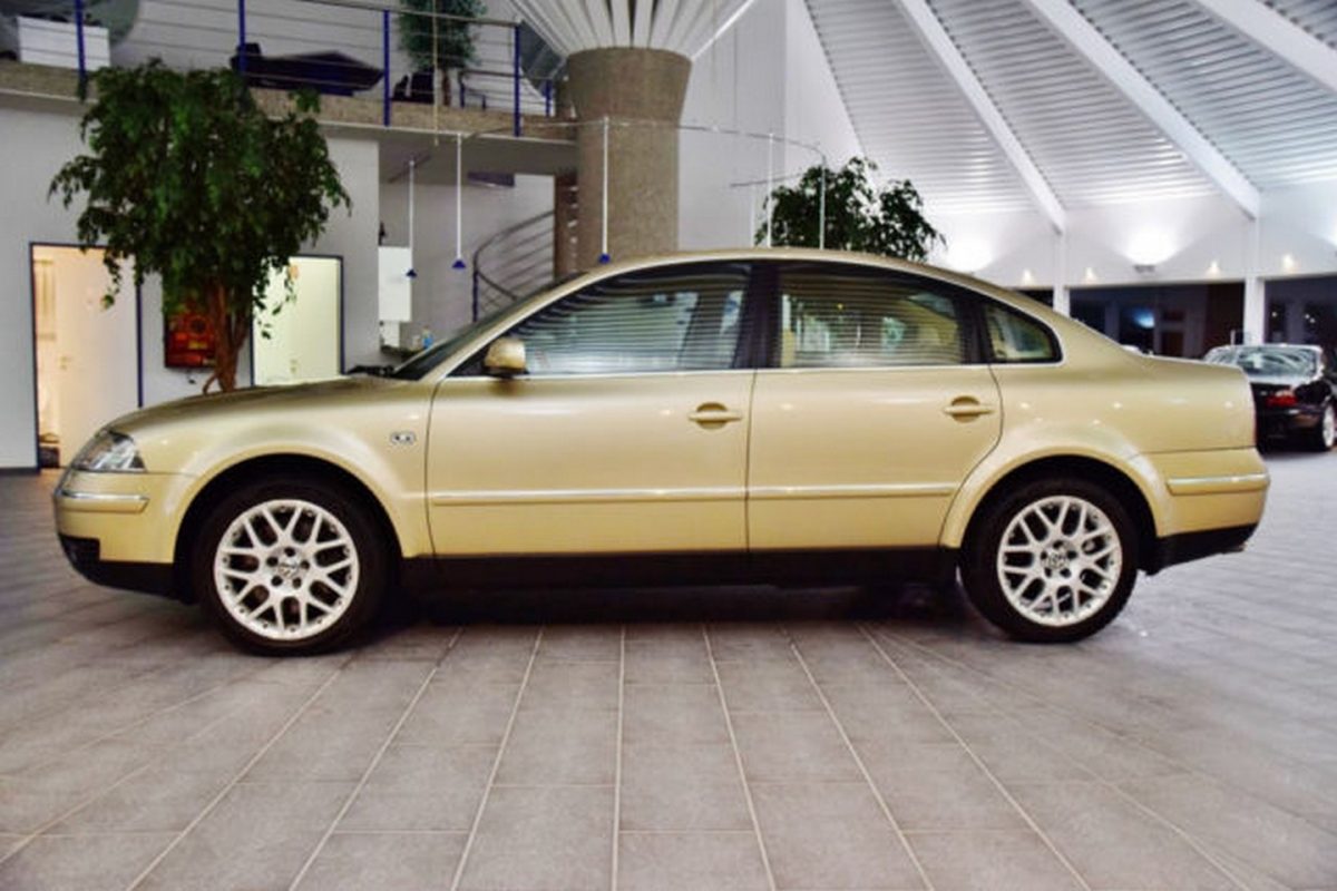 VOLKSWAGEN PASSAT