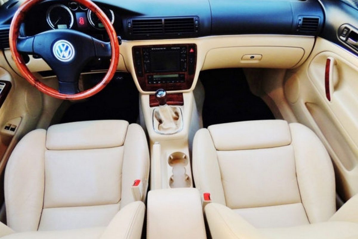 VOLKSWAGEN PASSAT