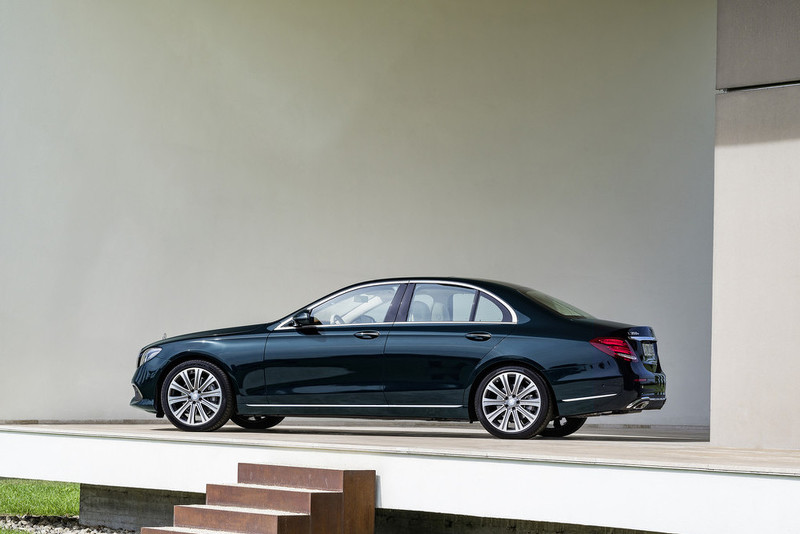 MERCEDES-BENZ E-OSZTÁLY