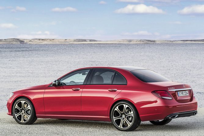 MERCEDES-BENZ E-OSZTÁLY