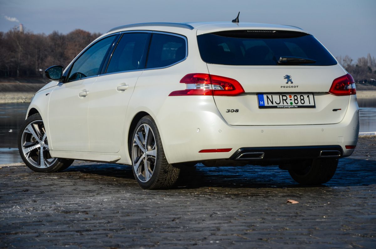 PEUGEOT 308