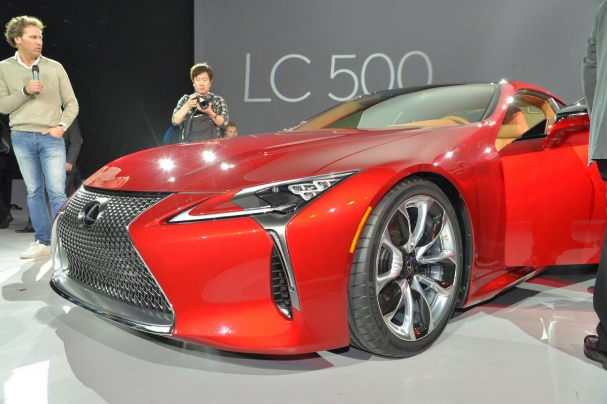 LEXUS