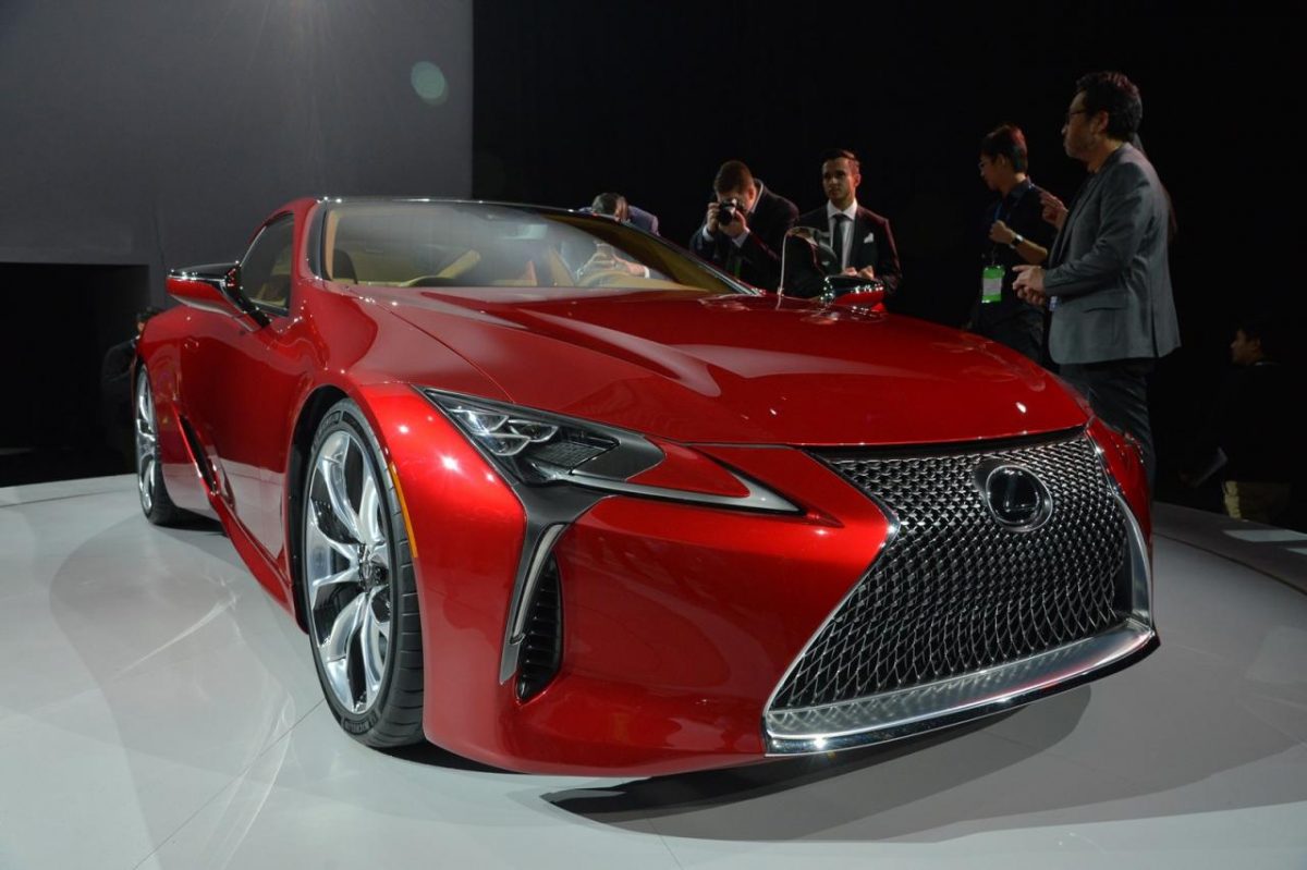 LEXUS