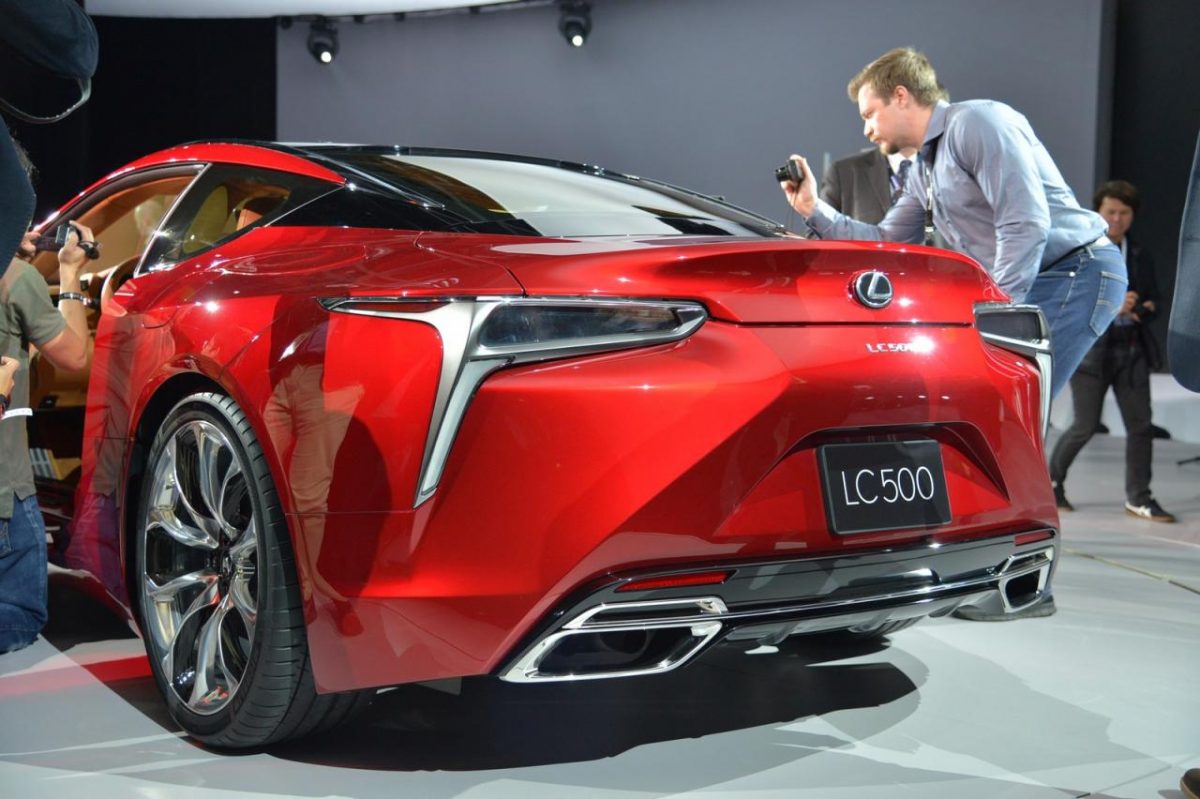 LEXUS