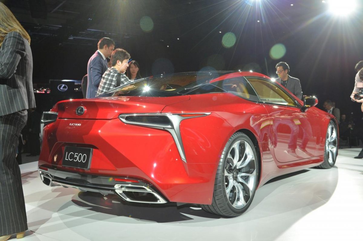 LEXUS