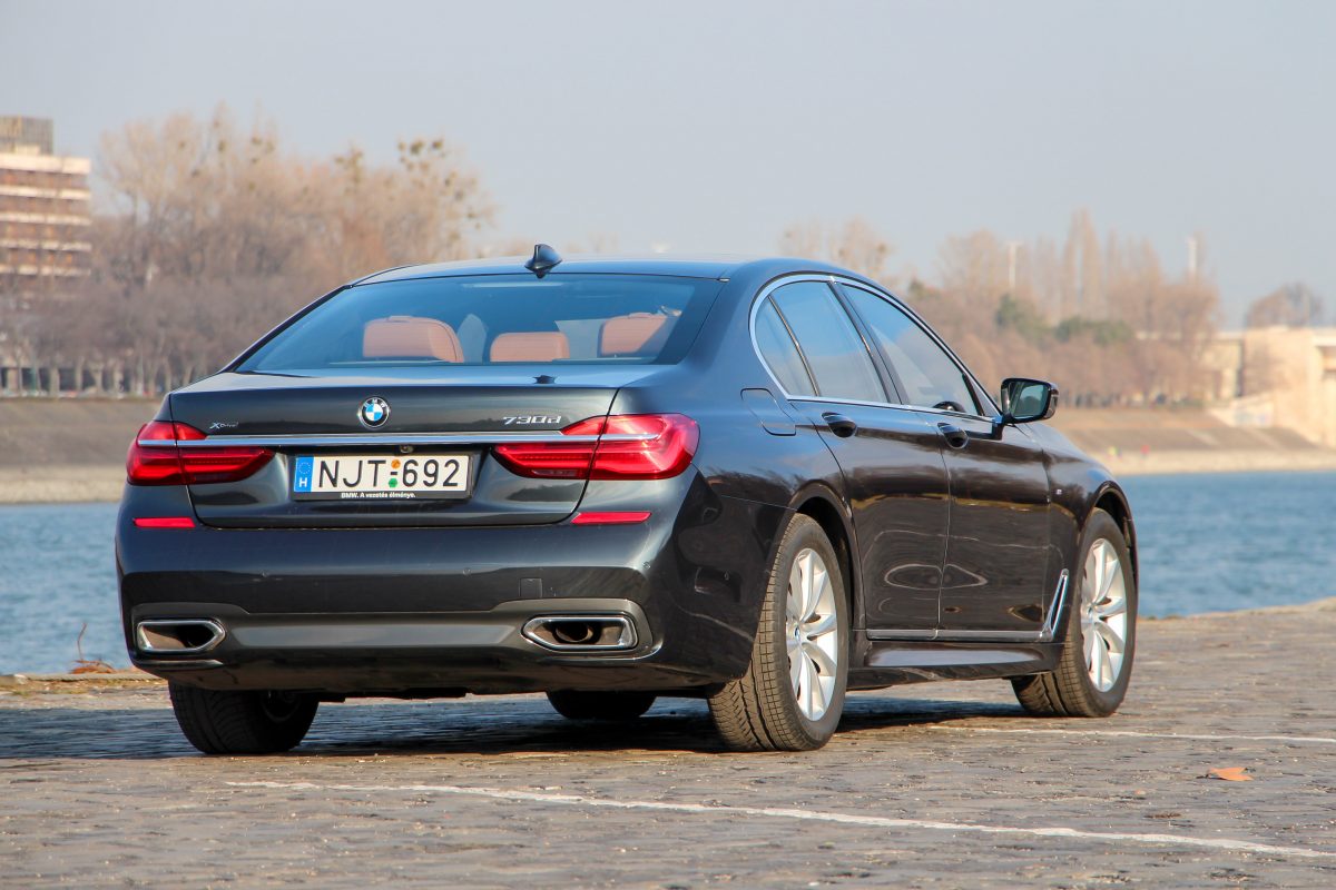 BMW 730