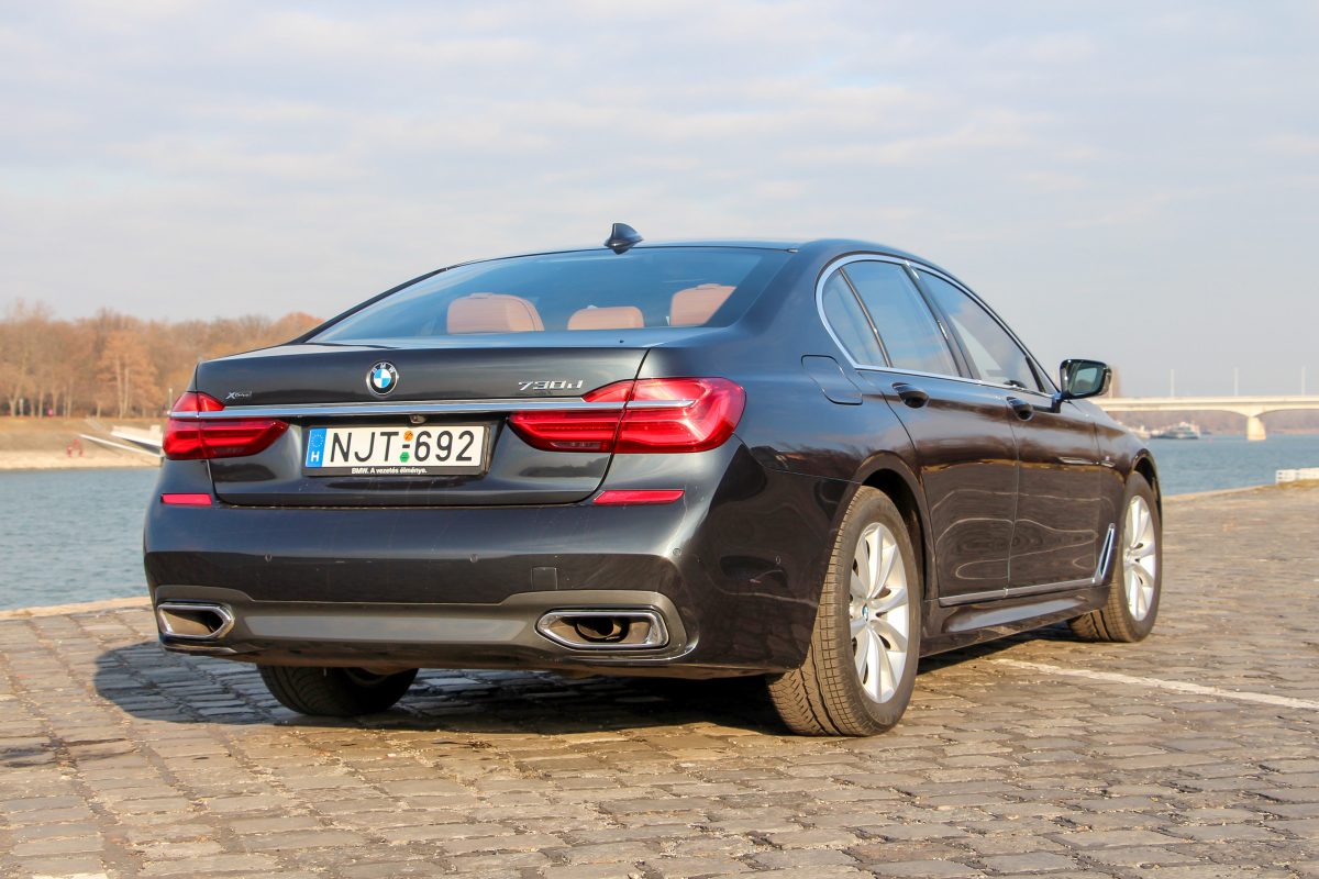 BMW 730