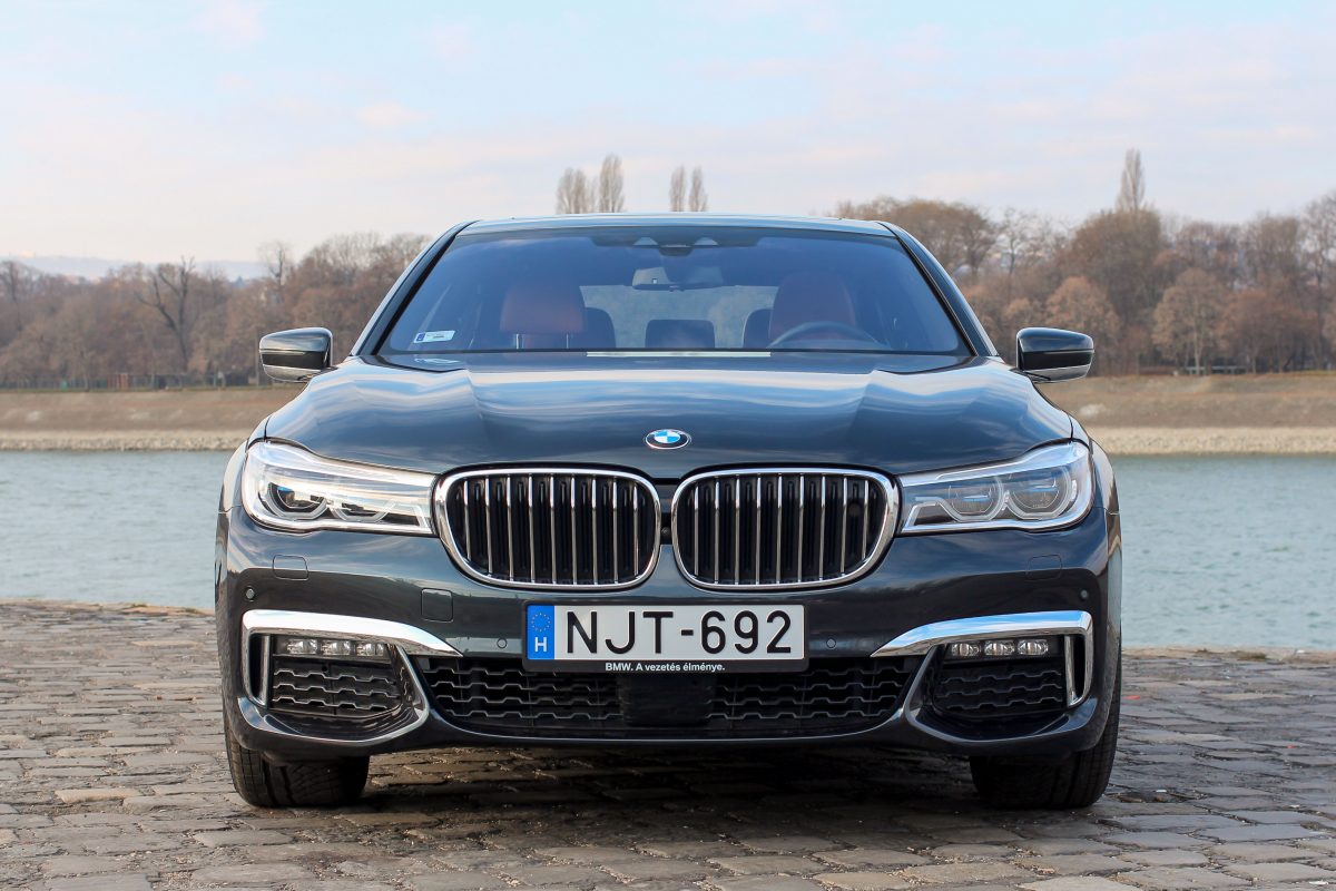 BMW 730