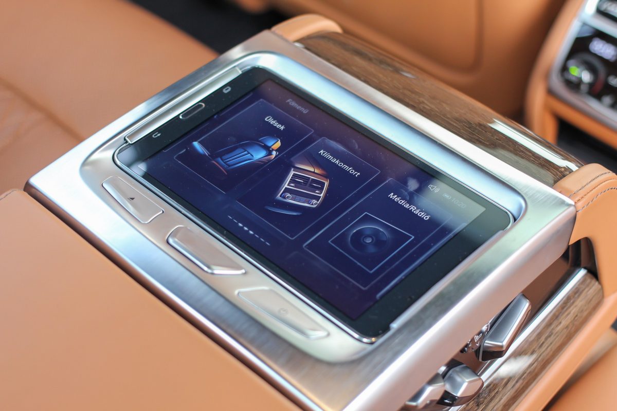 BMW 730