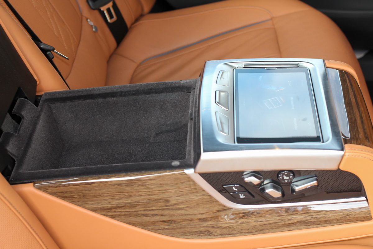 BMW 730