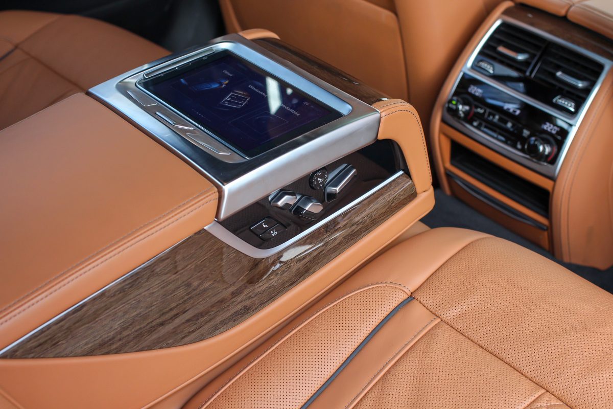 BMW 730