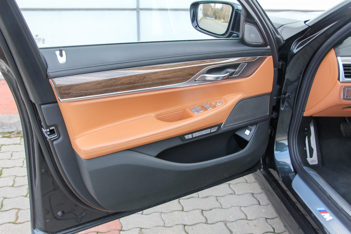 BMW 730