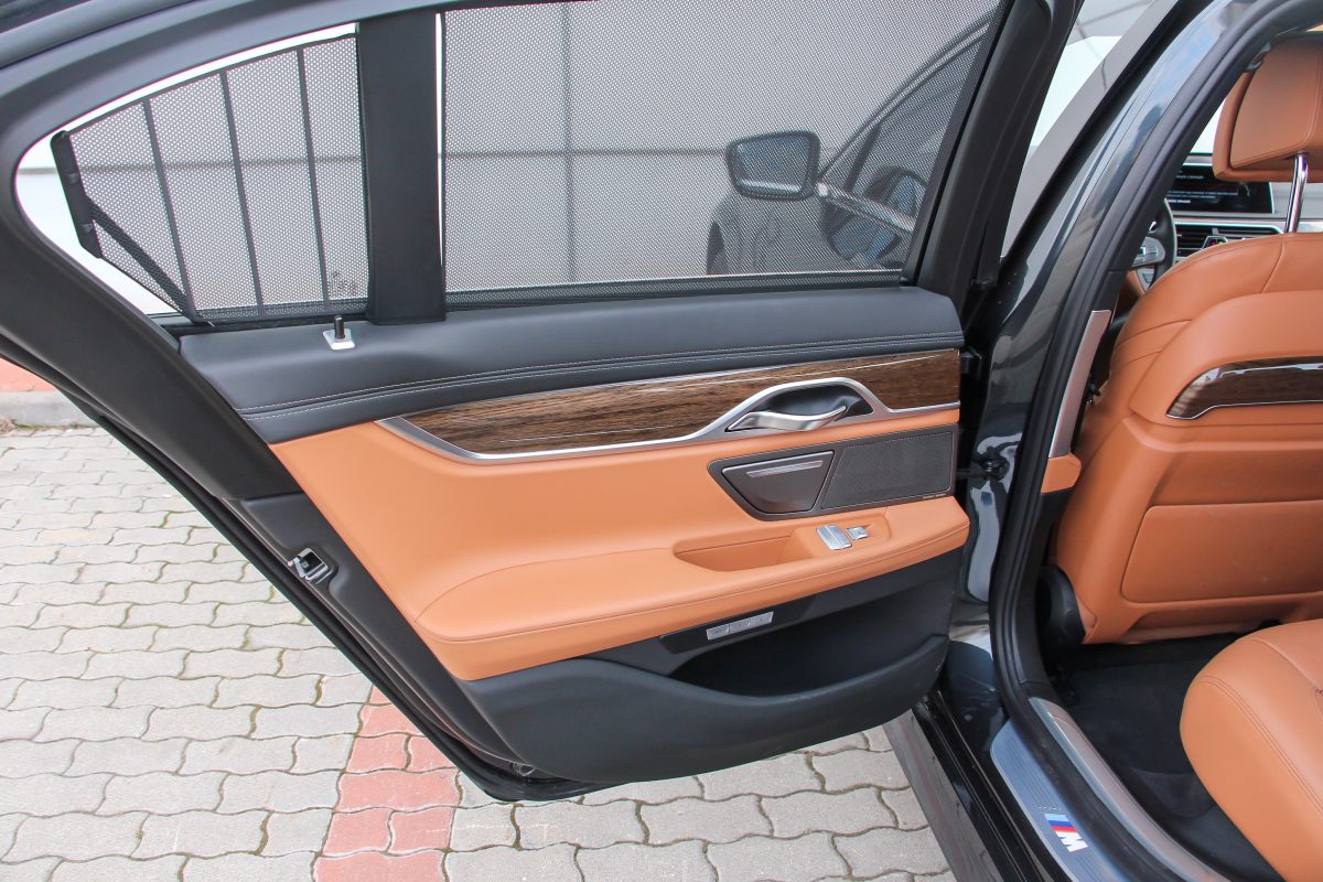 BMW 730