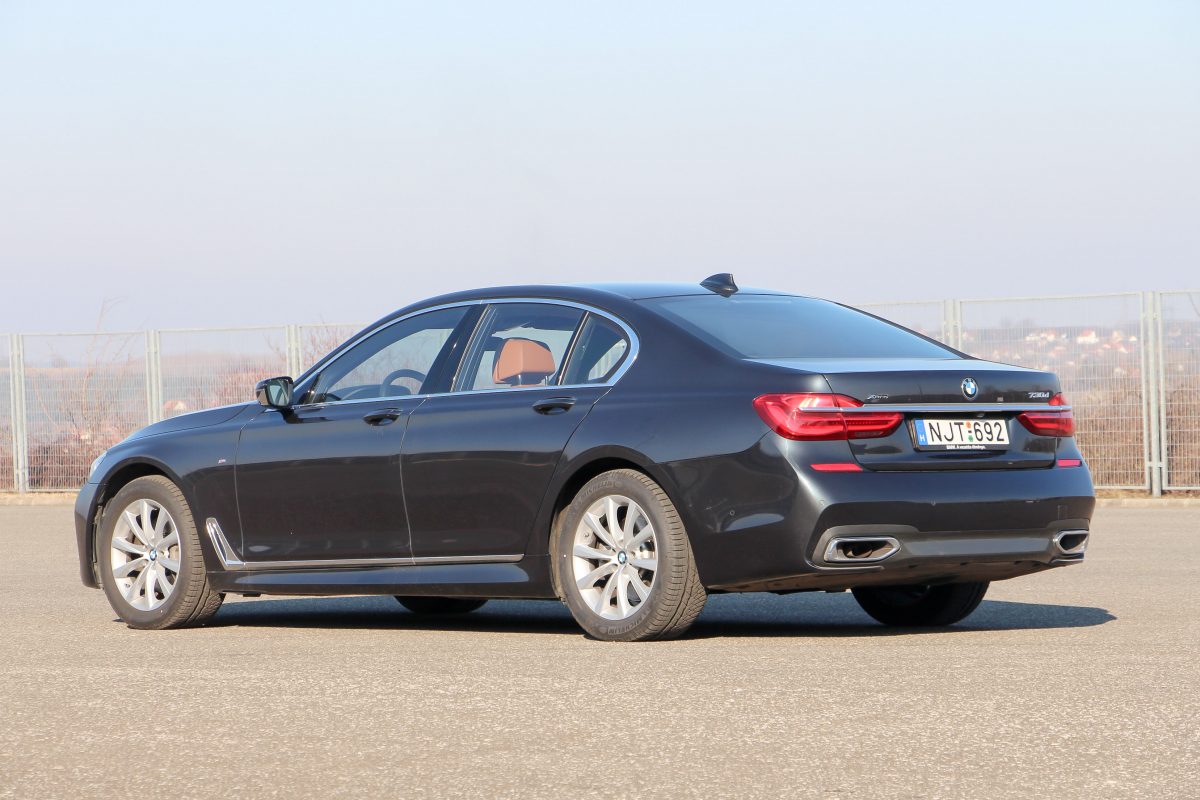 BMW 730