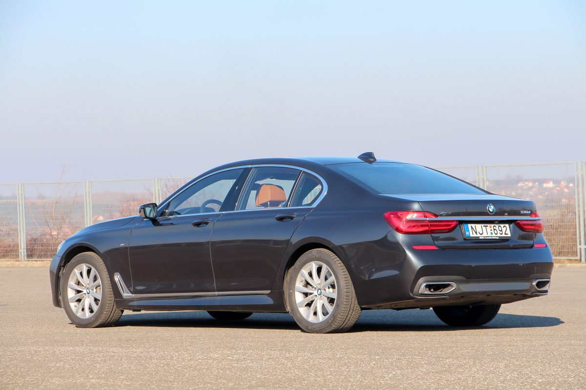 BMW 730