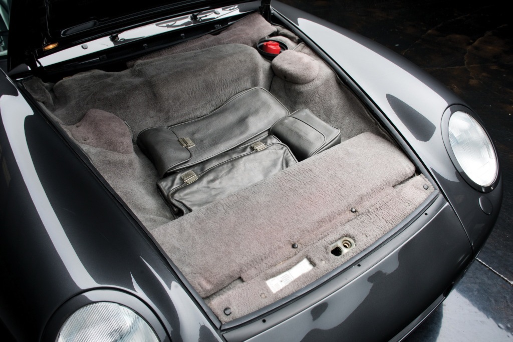 PORSCHE