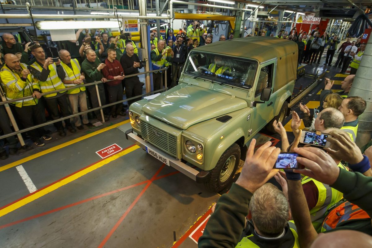 LAND ROVER DEFENDER
