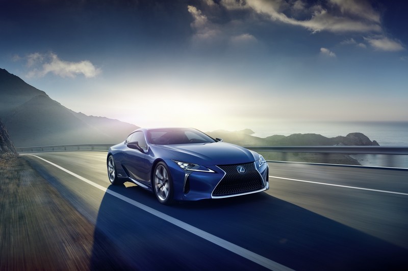 LEXUS