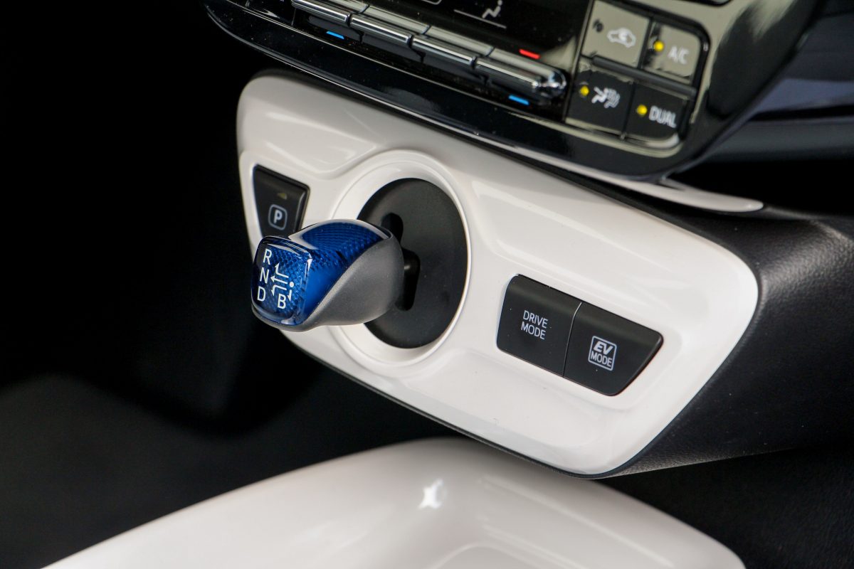TOYOTA PRIUS