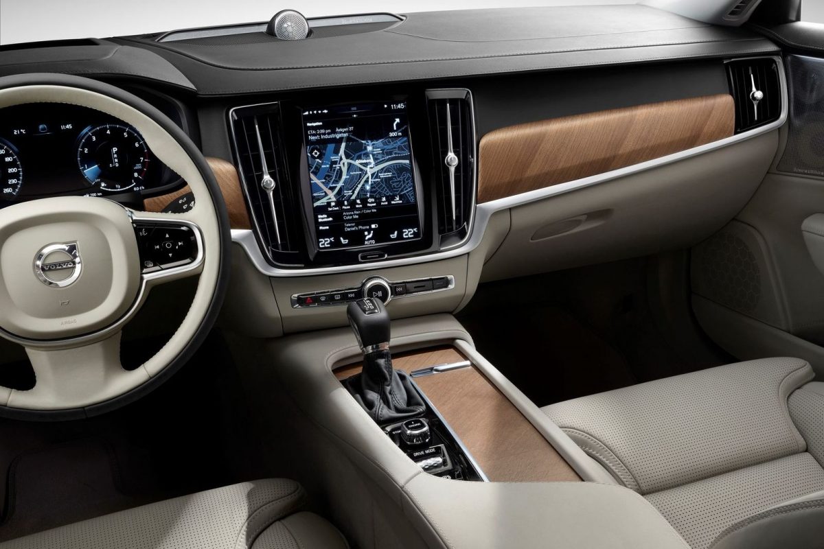 VOLVO V90