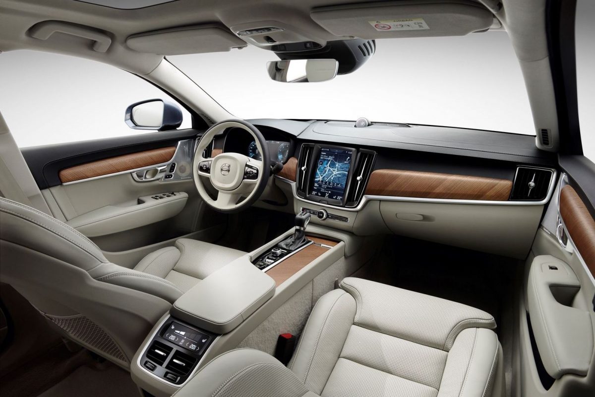 VOLVO V90