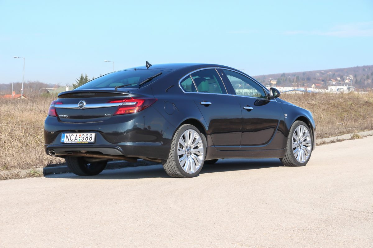 OPEL INSIGNIA
